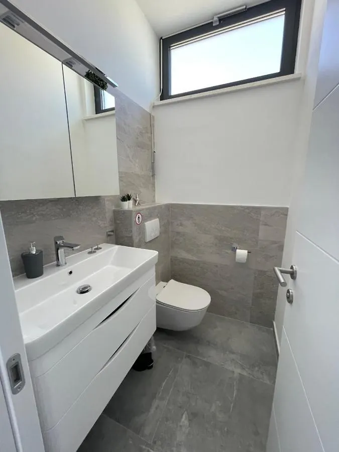 Apartment Palms & Beach Maslenica Jasenice